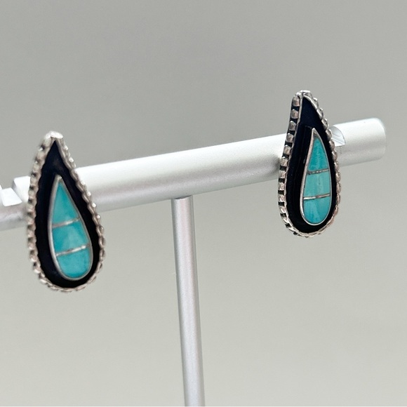 Vintage Southwestern Turquoise Inlay Sterling Silver Earrings - Picture 5 of 7